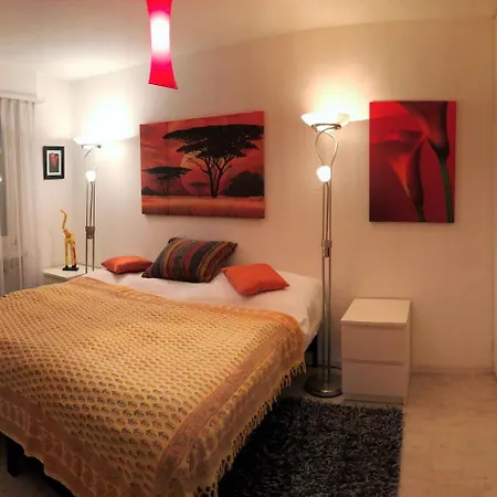 60 M2 Mit Hallenbad Und Sauna * דאבוס